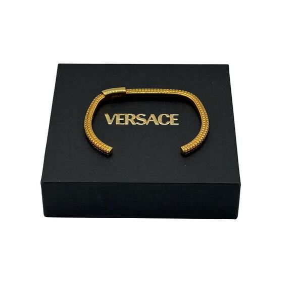 New With Tags Versace Dylos Cuff Bracelet*SIZE SMALL*BOX INCLUDED - Picture 3 of 6